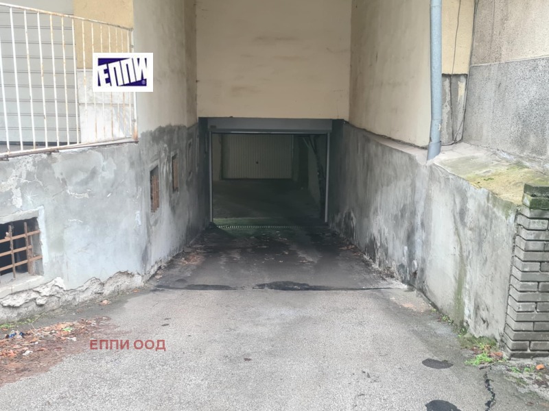 Продава ГАРАЖ, ПАРКОМЯСТО, гр. София, Стрелбище, снимка 4 - Гаражи и паркоместа - 53234427