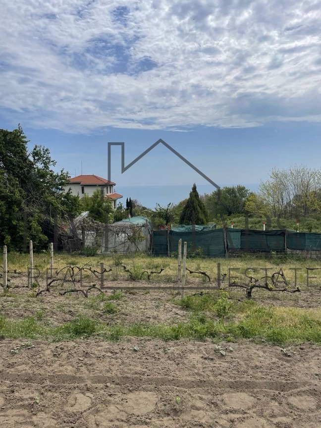 Продава  Парцел град Варна , м-т Прибой , 1100 кв.м | 90708916