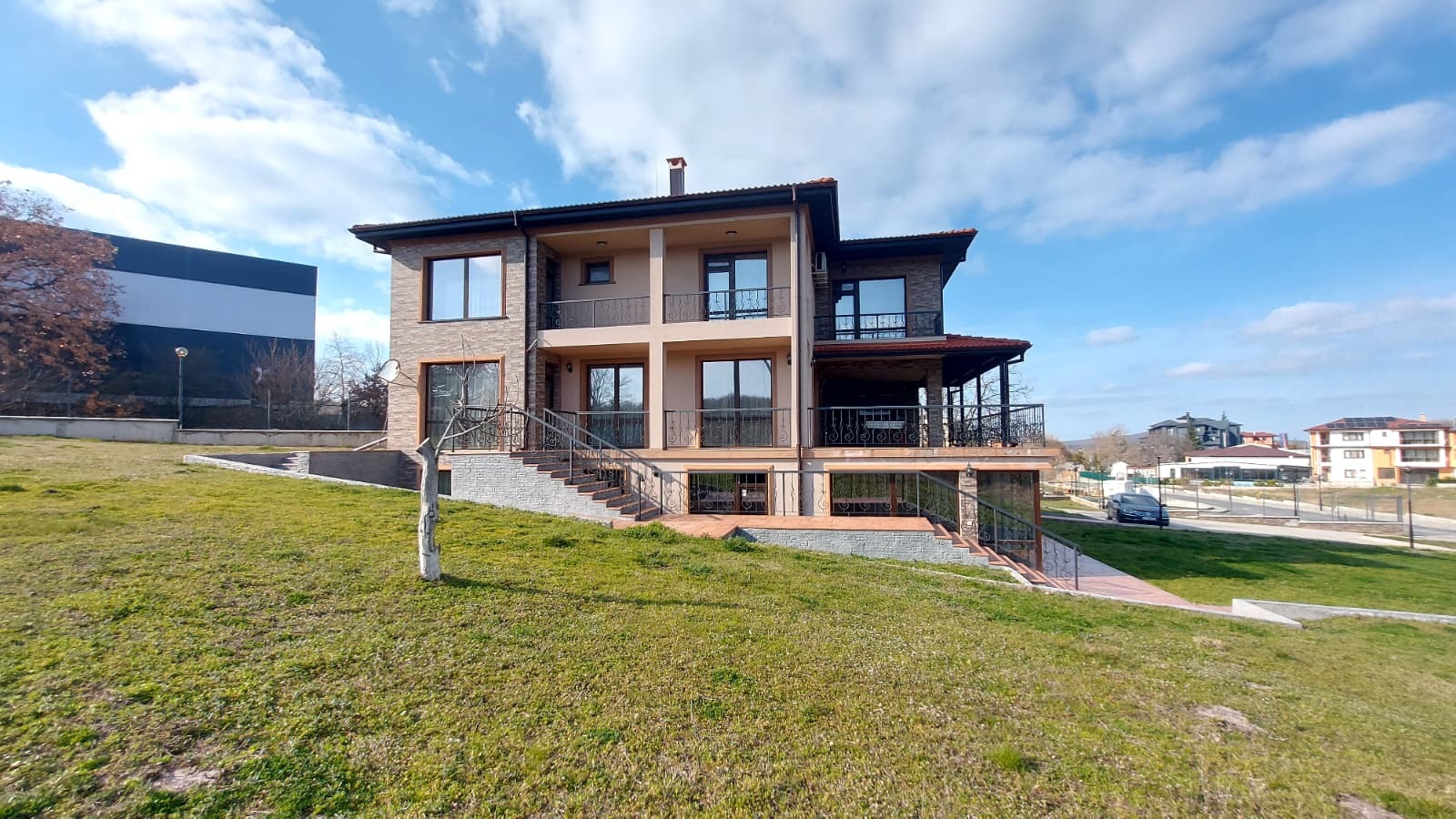 Продава КЪЩА, с. Минерални бани, област Хасково, снимка 2 - Къщи - 54063934