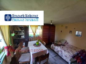 Casa Vaksevo, região Kyustendil 11