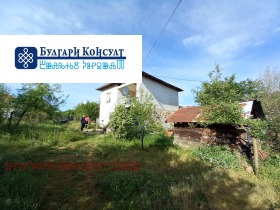 Casa Vaksevo, região Kyustendil 5