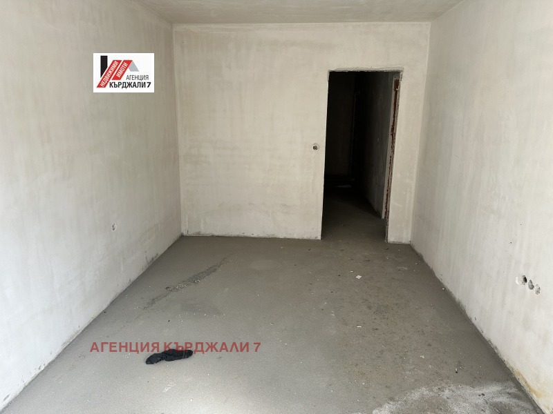 Продава 3-СТАЕН, гр. Кърджали, Възрожденци, снимка 3 - Апартаменти - 53185499