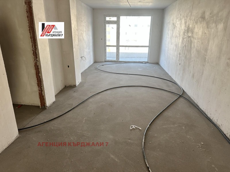 Продава 3-СТАЕН, гр. Кърджали, Възрожденци