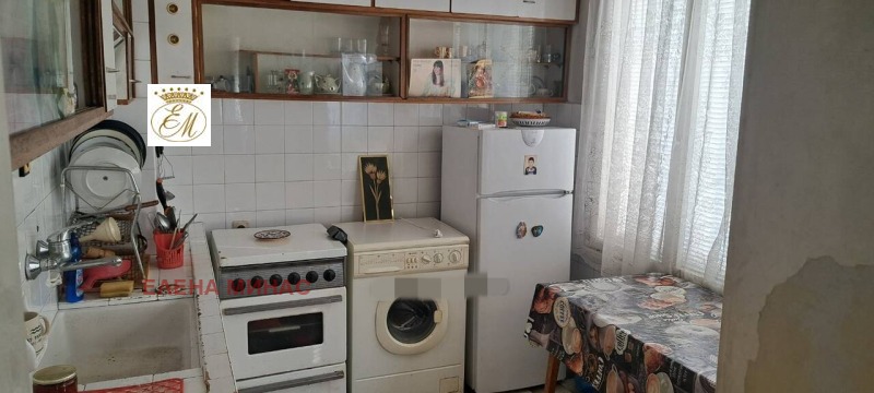 Продава МНОГОСТАЕН, гр. Шумен, Куршун чешма, снимка 5 - Апартаменти - 53341191