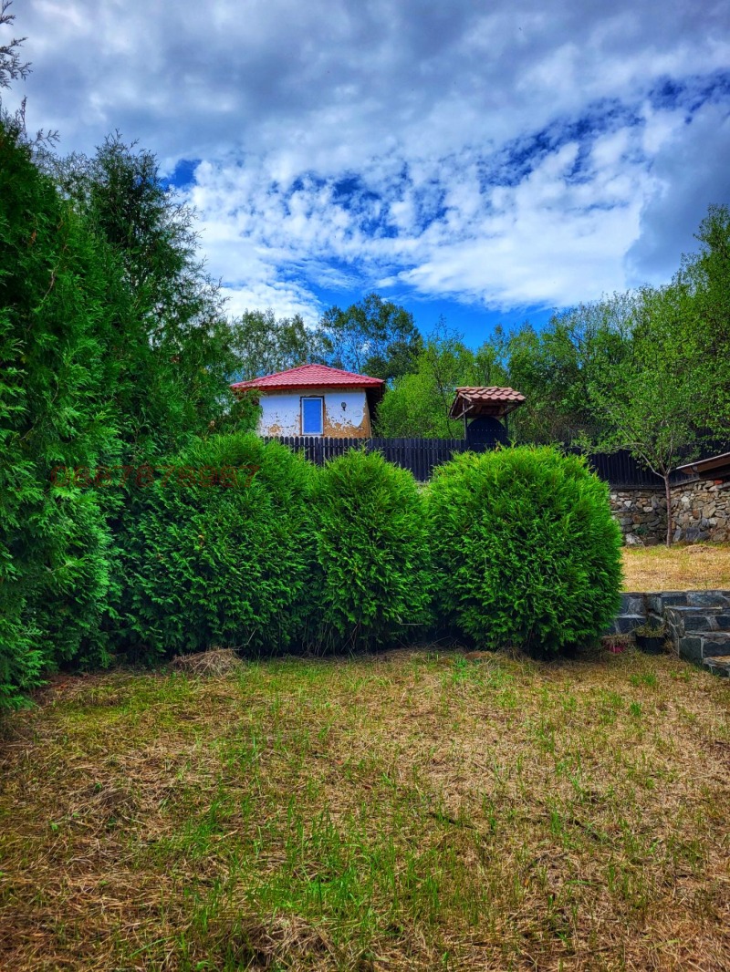 Продава КЪЩА, с. Ярловци, област Перник, снимка 4 - Къщи - 52779478