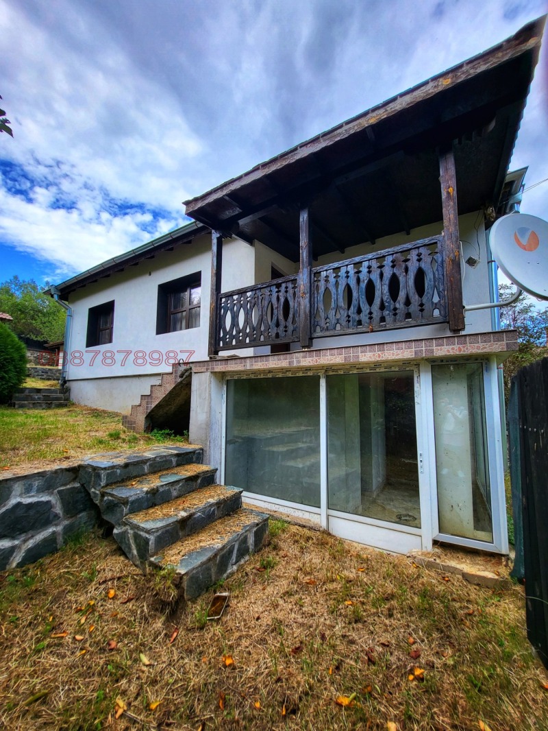 Продава КЪЩА, с. Ярловци, област Перник, снимка 11 - Къщи - 52779478