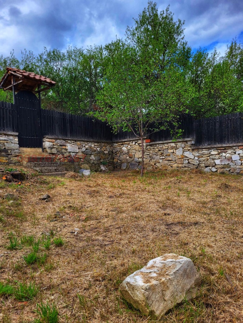 Продава КЪЩА, с. Ярловци, област Перник, снимка 9 - Къщи - 52779478