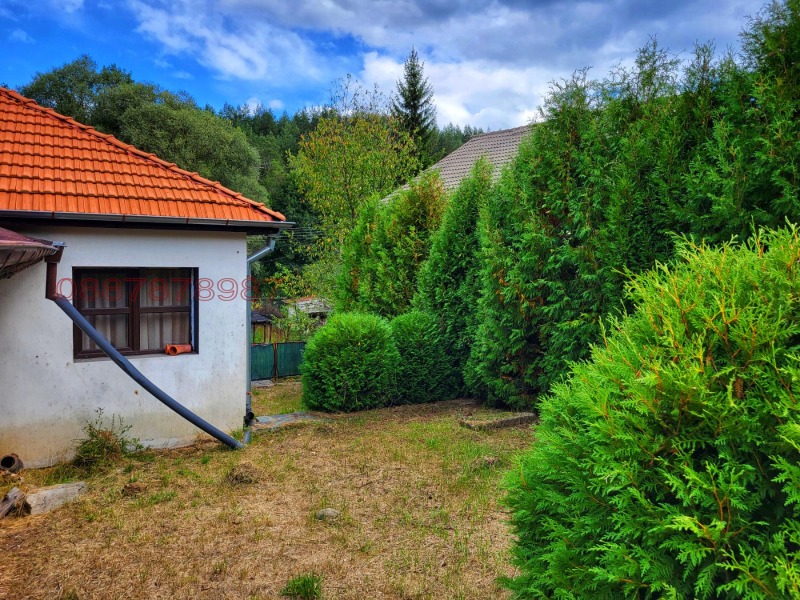 Продава КЪЩА, с. Ярловци, област Перник, снимка 10 - Къщи - 52779478