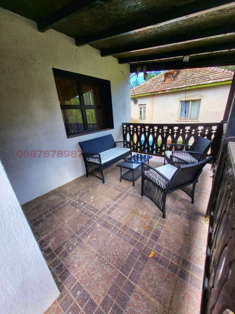 Продава КЪЩА, с. Ярловци, област Перник, снимка 3 - Къщи - 52779478