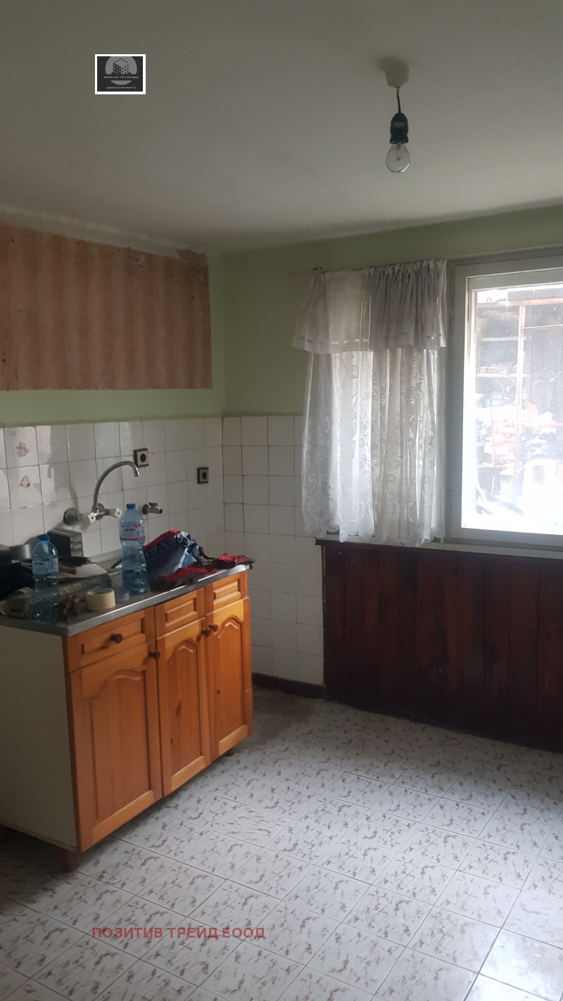 Продава КЪЩА, гр. Дупница, област Кюстендил, снимка 8 - Къщи - 48119061