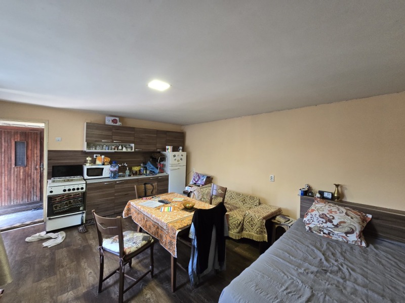 Till salu  Hus region Pleven , Grivica , 100 kvm | 66818428 - bild [12]