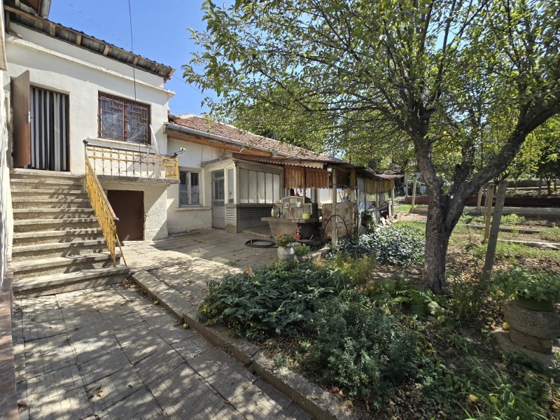 Till salu  Hus region Pleven , Grivica , 100 kvm | 66818428 - bild [13]