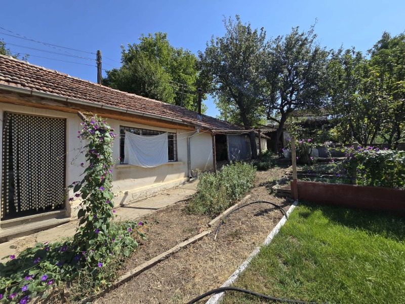 Till salu  Hus region Pleven , Grivica , 100 kvm | 66818428 - bild [15]