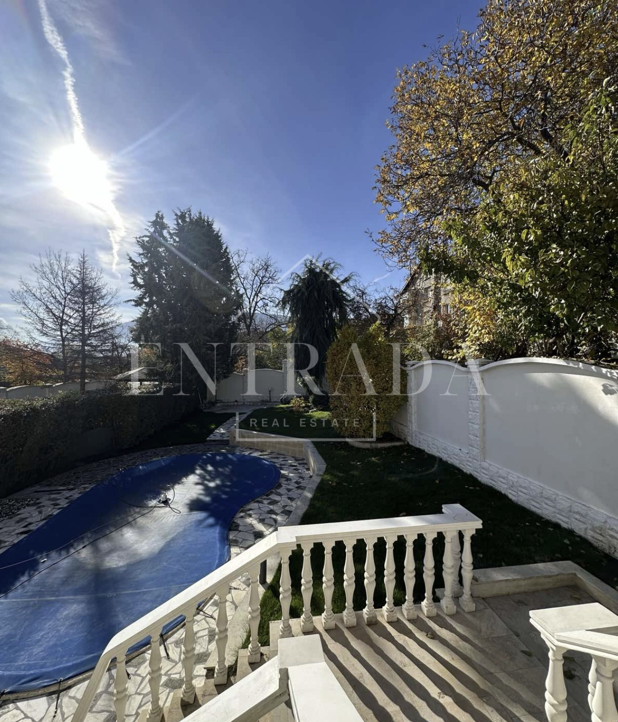 Продава КЪЩА, гр. София, Горна баня, снимка 2 - Къщи - 53951811