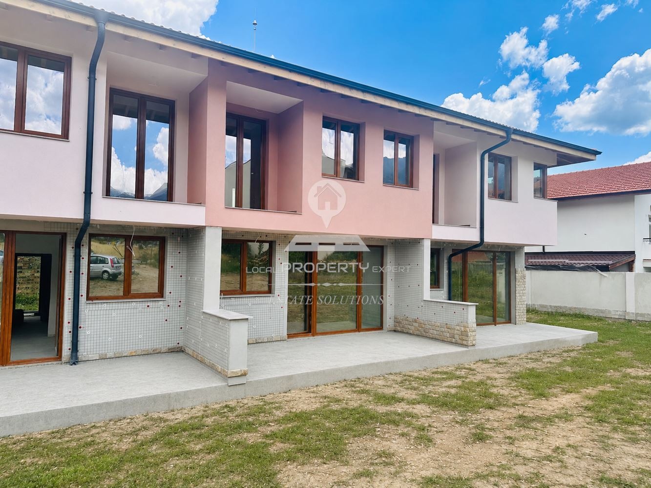 Продава КЪЩА, гр. Банско, област Благоевград