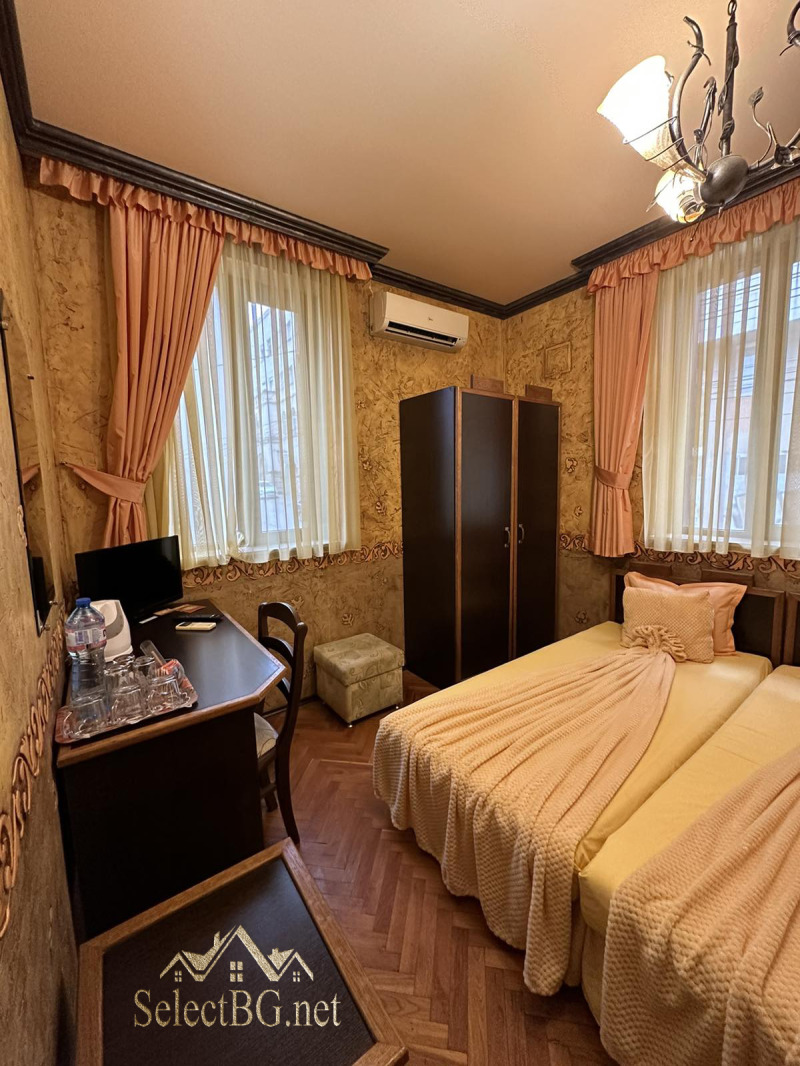 Продава  Етаж от къща град Велико Търново , Център , 121 кв.м | 18140234 - изображение [12]