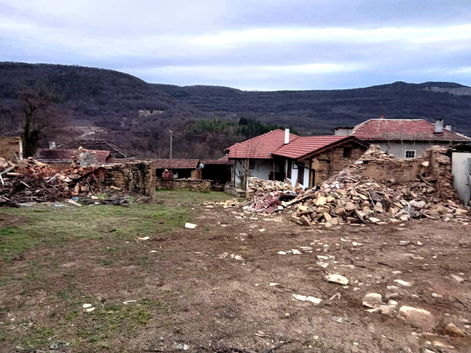 Продава КЪЩА, с. Караиванца, област Габрово