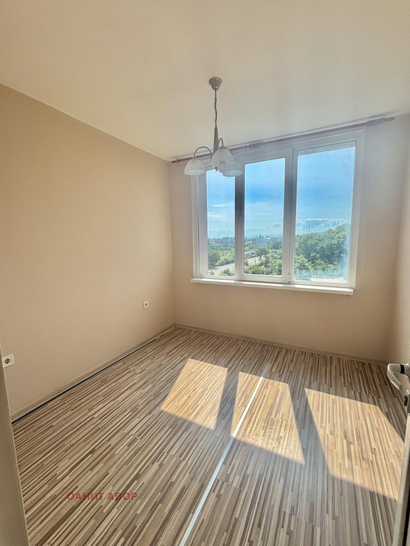 En venta  3 dormitorios Sofia , Druzhba 2 , 70 metros cuadrados | 77286352