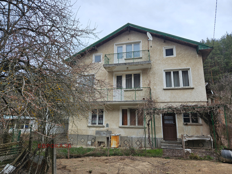 Продава КЪЩА в област София, с. Голема Раковица - 130 кв.м / 72 500 € » 141 797.68 лв., ЕВРОКАЗА