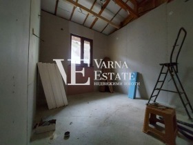 Talo Zvezditsa, Varna 11