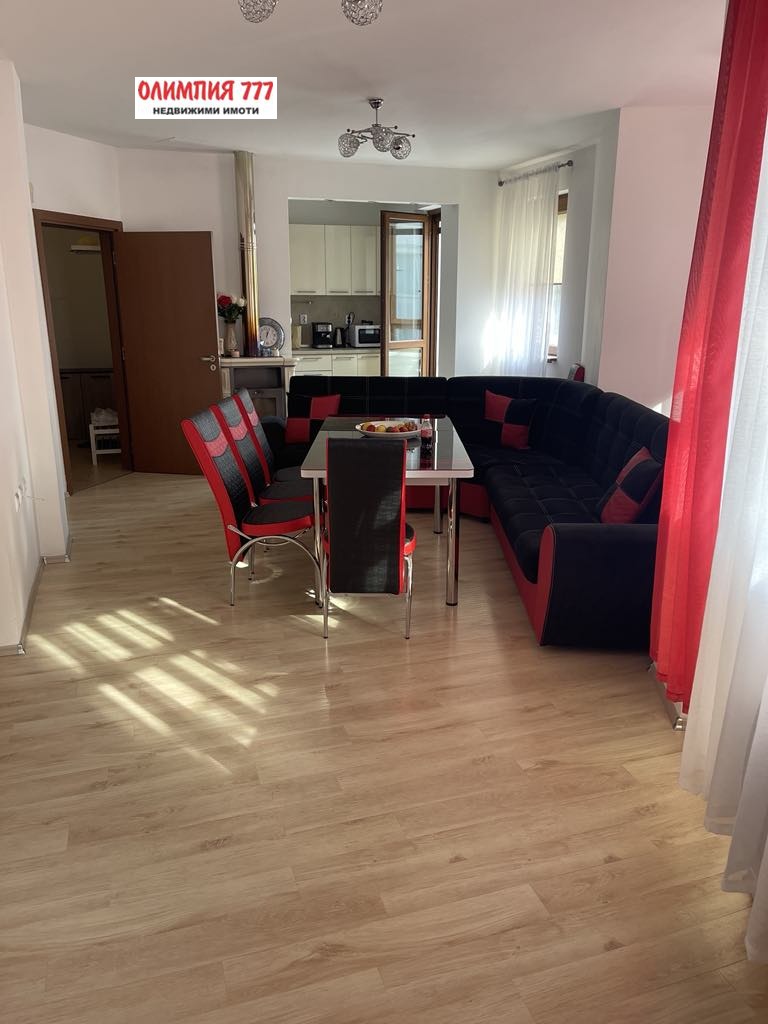 Eladó  3+ hálószoba Pleven , Idealen centar , 150 négyzetméter | 96155609