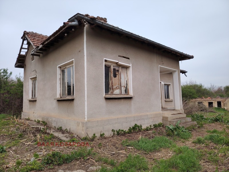 Продава КЪЩА, с. Байкал, област Плевен, снимка 2 - Къщи - 52388097