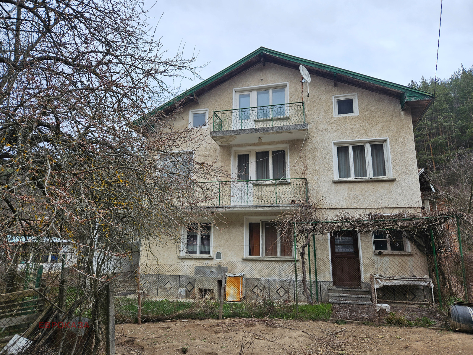 Продава КЪЩА, с. Голема Раковица, област София област