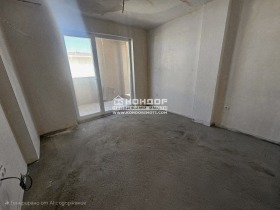 Продава 3-стаен град Пловдив Остромила - [1] 