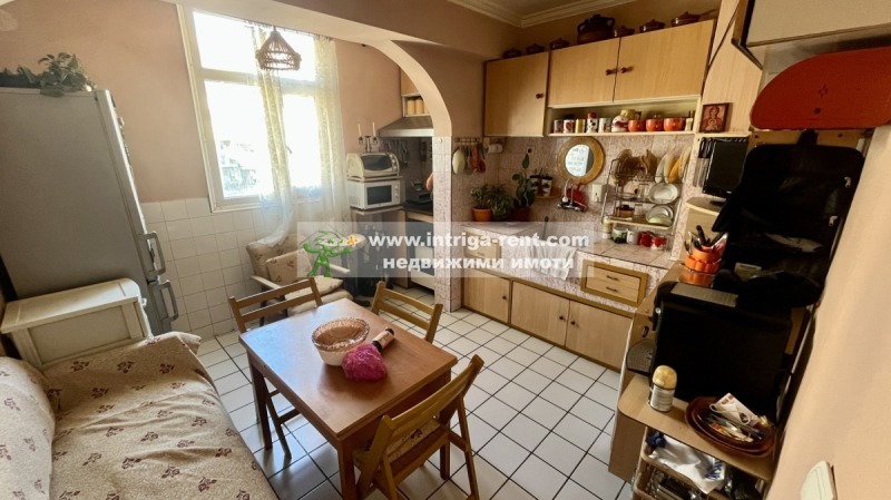 Продава 2-СТАЕН в град Хасково, Любен Каравелов - 78 кв.м / 80 000 € » 156 466.40 лв., ИНТРИГА ООД