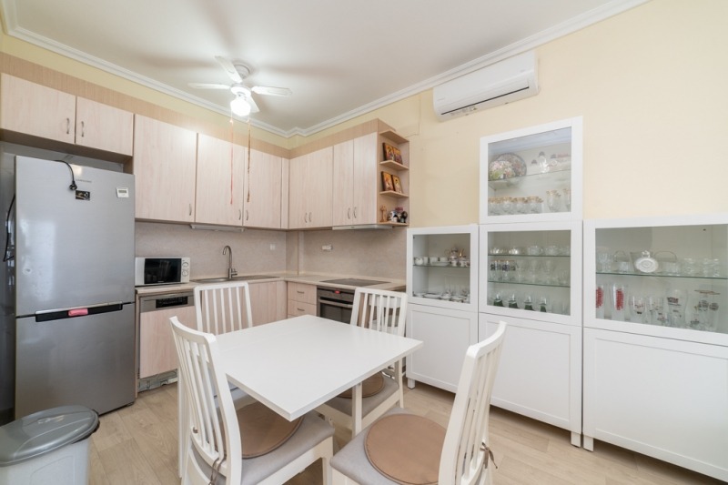 Продава 3-СТАЕН, гр. Варна, Център, снимка 6 - Апартаменти - 54424778