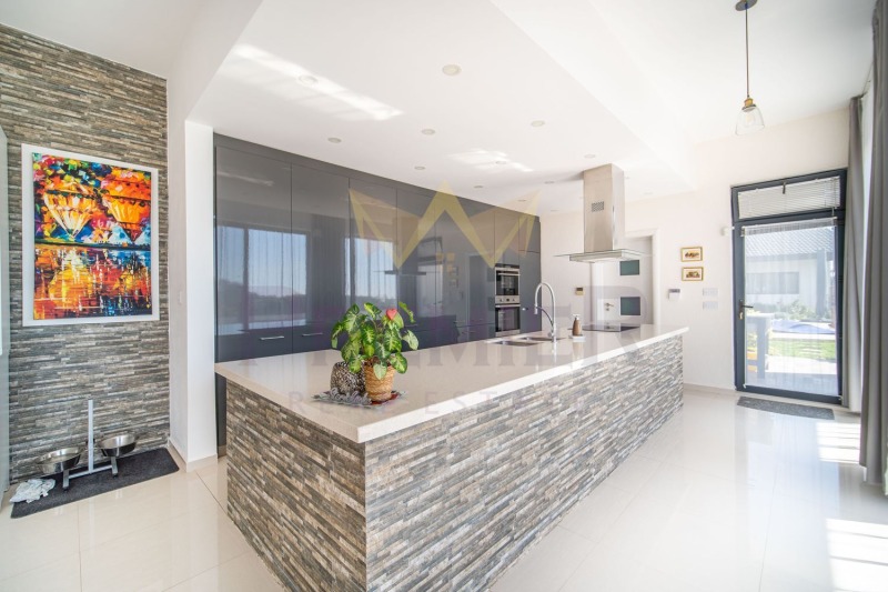 Продава КЪЩА, гр. Балчик, област Добрич, снимка 2 - Къщи - 53085021