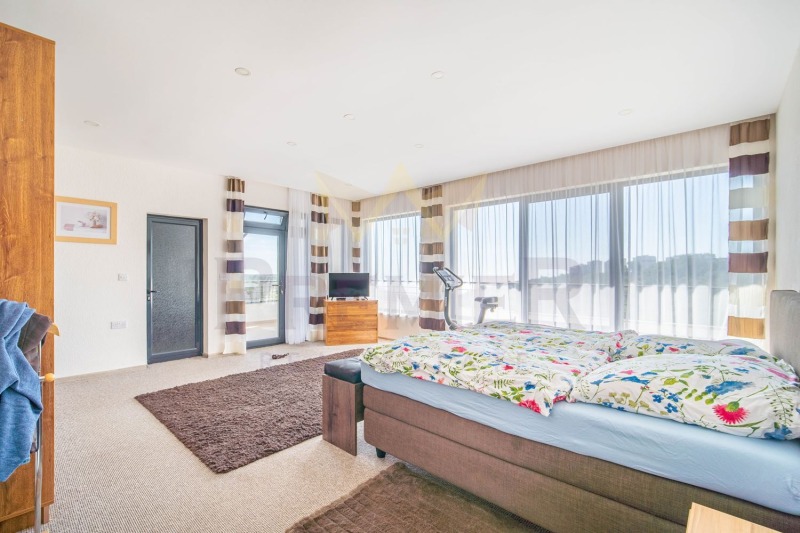 Продава КЪЩА, гр. Балчик, област Добрич, снимка 8 - Къщи - 53085021