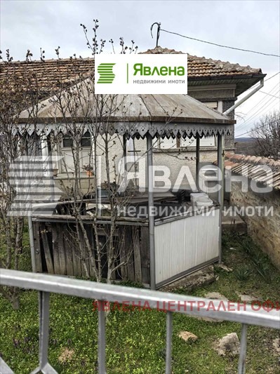 Продава КЪЩА, с. Мерданя, област Велико Търново, снимка 2 - Къщи - 54610920