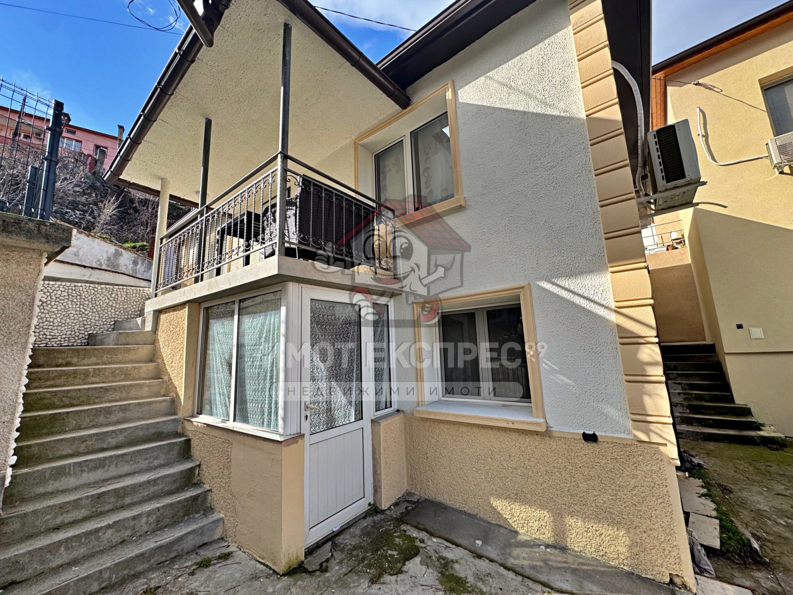 Продава КЪЩА, гр. Асеновград, област Пловдив