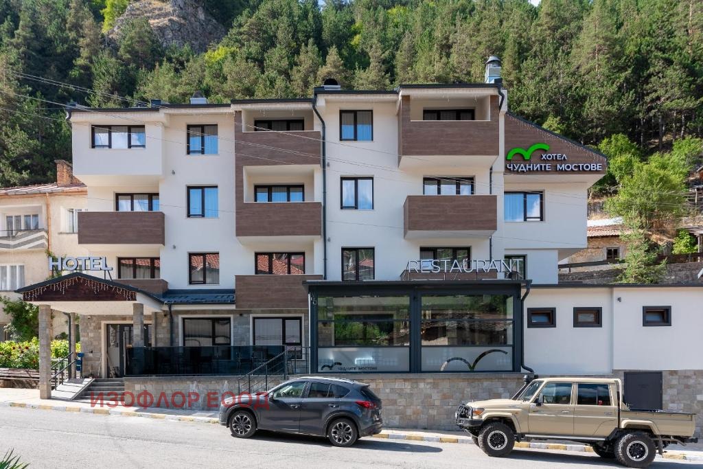 Продава ХОТЕЛ, с. Забърдо, област Смолян