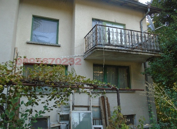 Продава КЪЩА, с. Макоцево, област София област