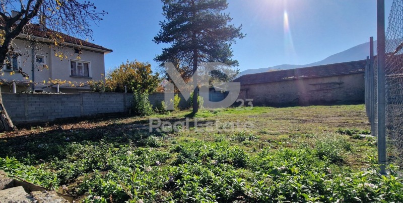 Продава ПАРЦЕЛ, с. Новаково, област Пловдив