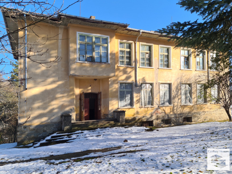 Продава КЪЩА в област Велико Търново, с. Разсоха - 750 кв.м / 84 900 € » 166 049.97 лв., СЕНТЧЪРИ ХОУМС
