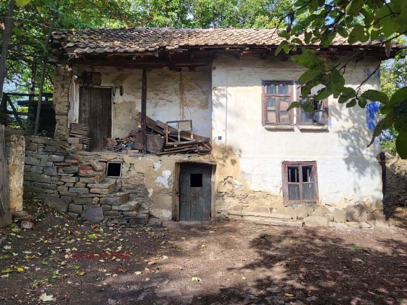 Продава КЪЩА, с. Слатина, област Ловеч, снимка 2 - Къщи - 53119475