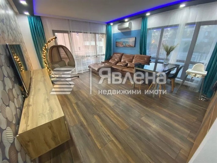 Продава 3-СТАЕН, гр. Варна, Възраждане 3, снимка 2 - Апартаменти - 56109020