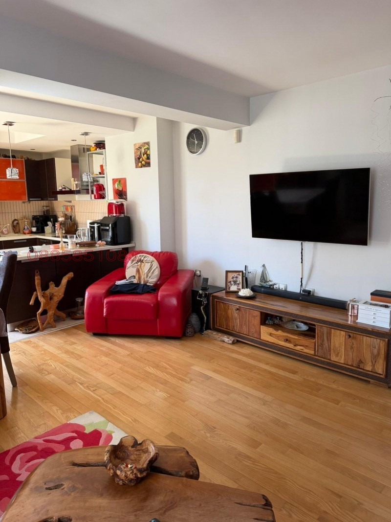 Продава  4-стаен град Варна , Спортна зала , 143 кв.м | 38225151