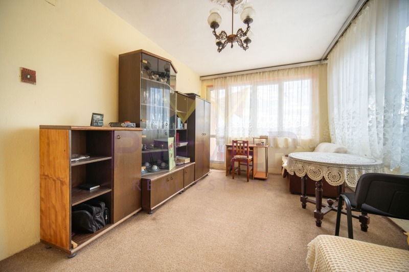 Продава ЕТАЖ ОТ КЪЩА, гр. Добрич, Рилци, снимка 4 - Етаж от къща - 53148281