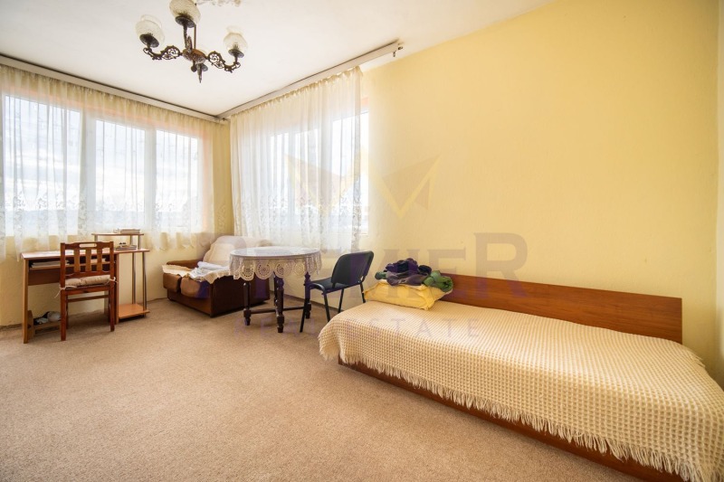 Продава ЕТАЖ ОТ КЪЩА, гр. Добрич, Рилци, снимка 3 - Етаж от къща - 53148281