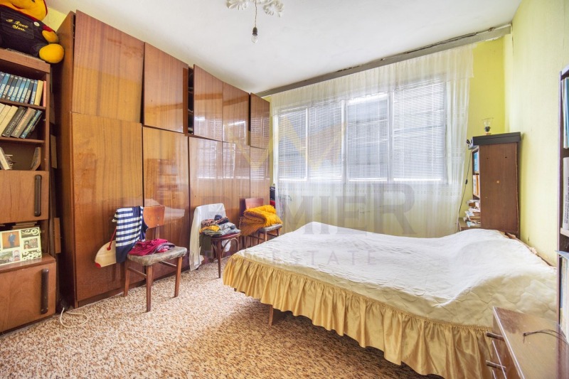 Продава ЕТАЖ ОТ КЪЩА, гр. Добрич, Рилци, снимка 7 - Етаж от къща - 53148281