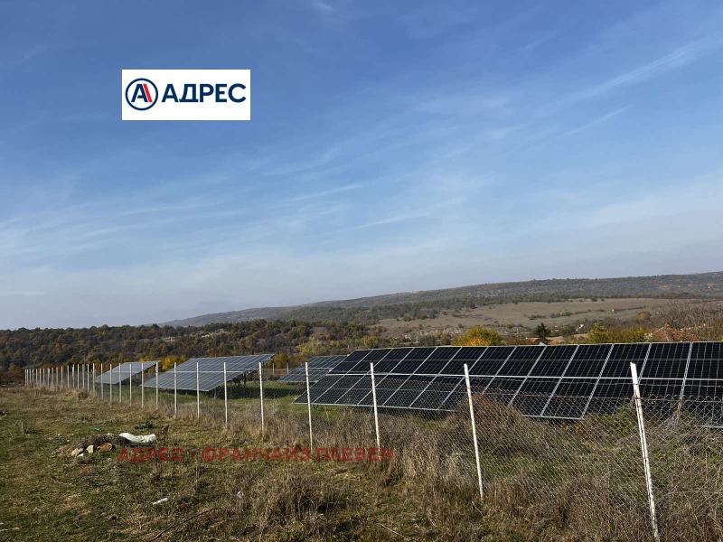 Продава СОЛАРЕН ПАРК в област Враца, с. Радовене - 3500 кв.м / 107 371 € » 209 999.42 лв., АДРЕС - ФРАНЧАЙЗ ПЛЕВЕН