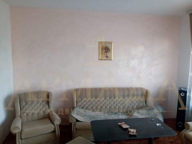 Продава 2-стаен град Пловдив Кючук Париж - [1] 