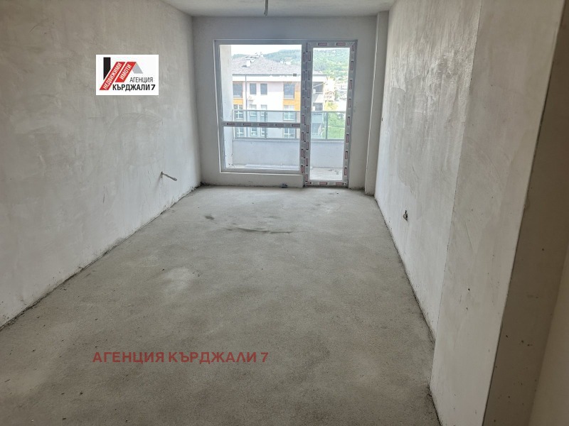 Продава 2-СТАЕН, гр. Кърджали, Възрожденци, снимка 3 - Апартаменти - 52140197