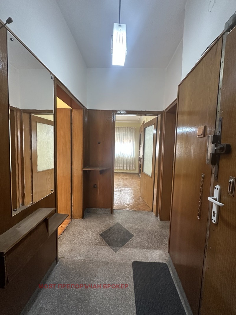 Продава 3-СТАЕН, гр. София, Оборище, снимка 2 - Апартаменти - 52291540