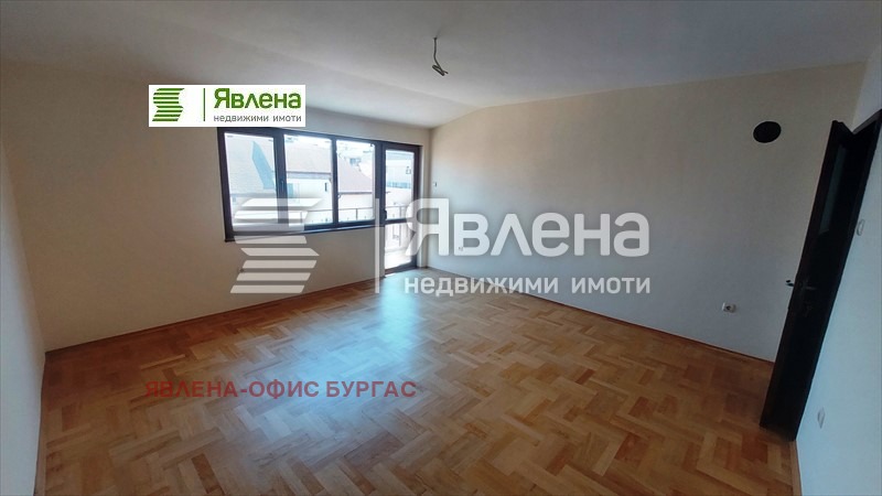 Продава ЕТАЖ ОТ КЪЩА, гр. Поморие, област Бургас, снимка 11 - Етаж от къща - 46249582