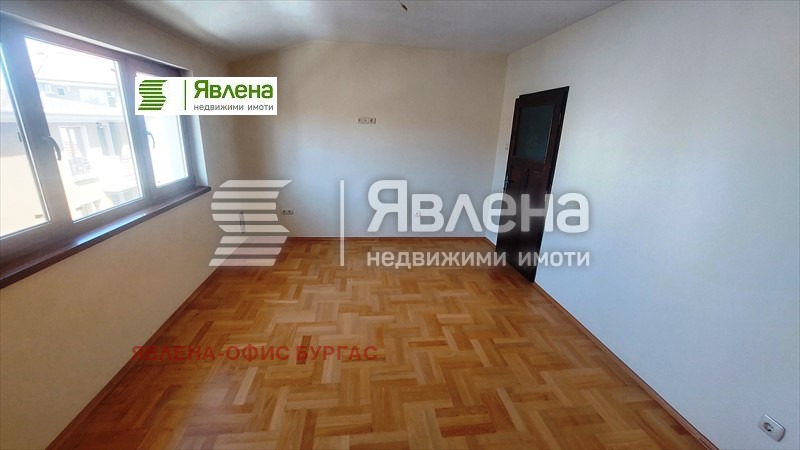 Продава ЕТАЖ ОТ КЪЩА, гр. Поморие, област Бургас, снимка 3 - Етаж от къща - 46249582